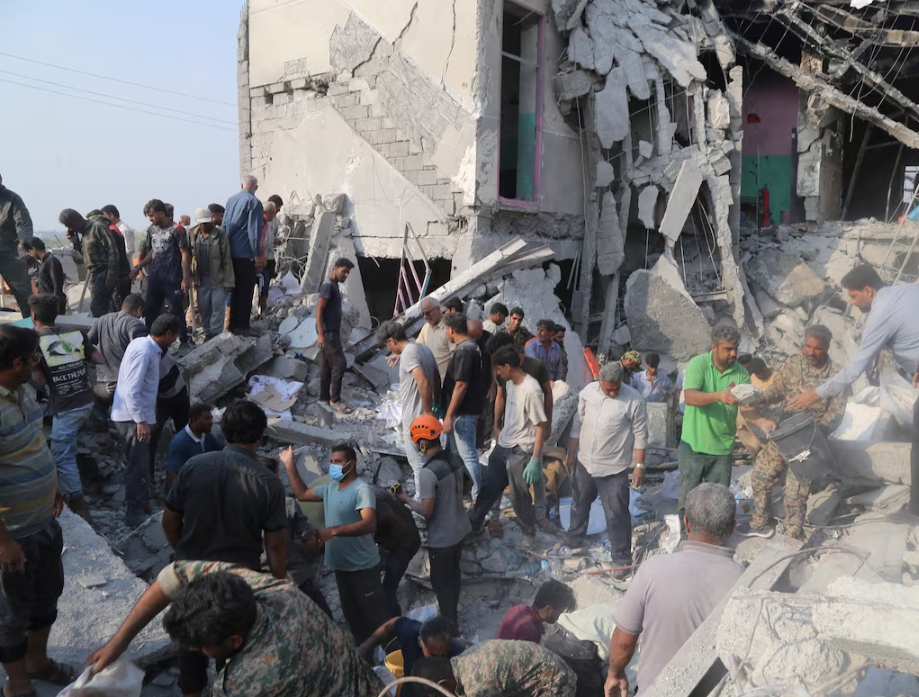 Ngotot tidak mau dipersalahkan setelah bom sekolah SD putri di iran saat pertama serangan, Pemerintah Amerika Serikat tiba2  akui salah bom sd putri iran, Dengan alasan salah data intel