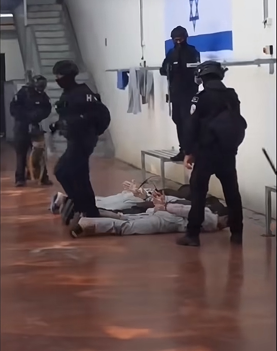 penerapan hukuman mati tahanan Palestina yang sangat sensitif dan memicu reaksi keras dari berbagai pihak.Karna Israel hanya akan membuat dunia murka karna mereka membuat ladang genosida baru.