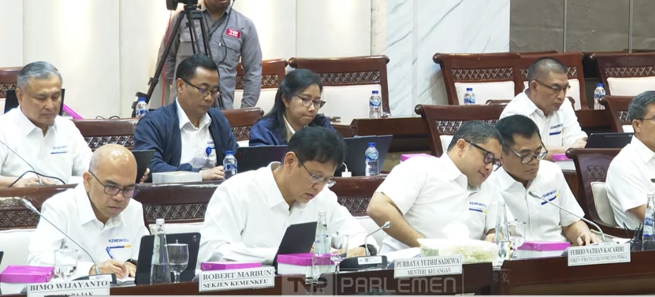 Pertama Dalam Sejarah Kepemimpinan Nasional !!!, Di Tengah Lonjakan Harga Energi Global, Indonesia Dibawah Kepemimpinan presiden Prabowo Subianto Pertahankan BBM Bersubsidi Stabil Sepanjang 2026.