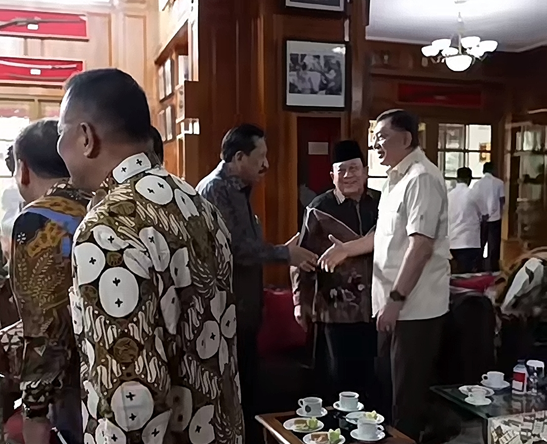 bahas pertahanan, menhan syafrie syamsudin undang jendral purnawirawan, ada gatot nurmantyo