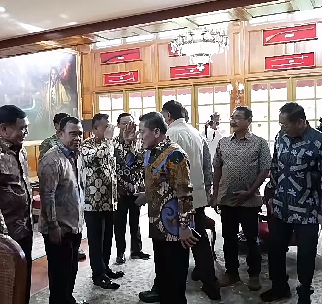 bahas pertahanan, menhan syafrie syamsudin undang jendral purnawirawan, ada gatot nurmantyo
