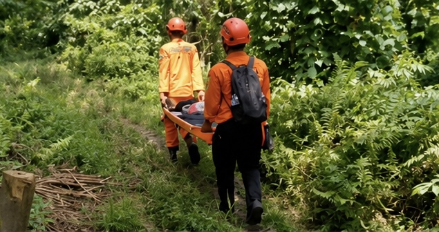 Erupsi Gunung Dukono di Halmahera Utara menewaskan dua pendaki asing dan memicu proses evakuasi puluhan pendaki lainnya di tengah aktivitas vulkanik yang meningkat.