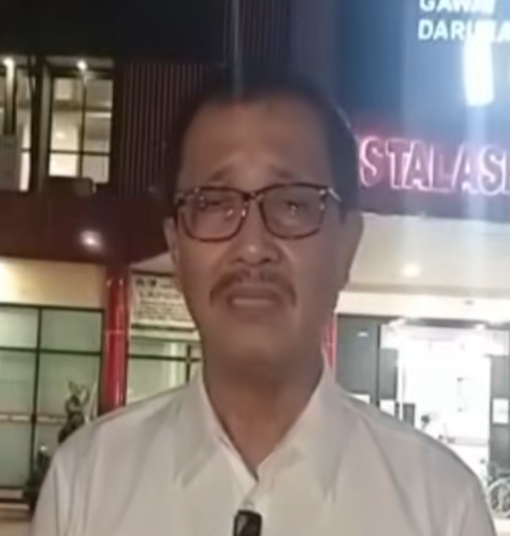 Keterangan mantan wakapolri jendral Ugro Seno, penangkapan yg dilakukan pihak kepolisian kepada Roy Suryo seolah seperti sejarah penangkapan para jendral pahlawan Revolusi, ada apa sebenarnya??