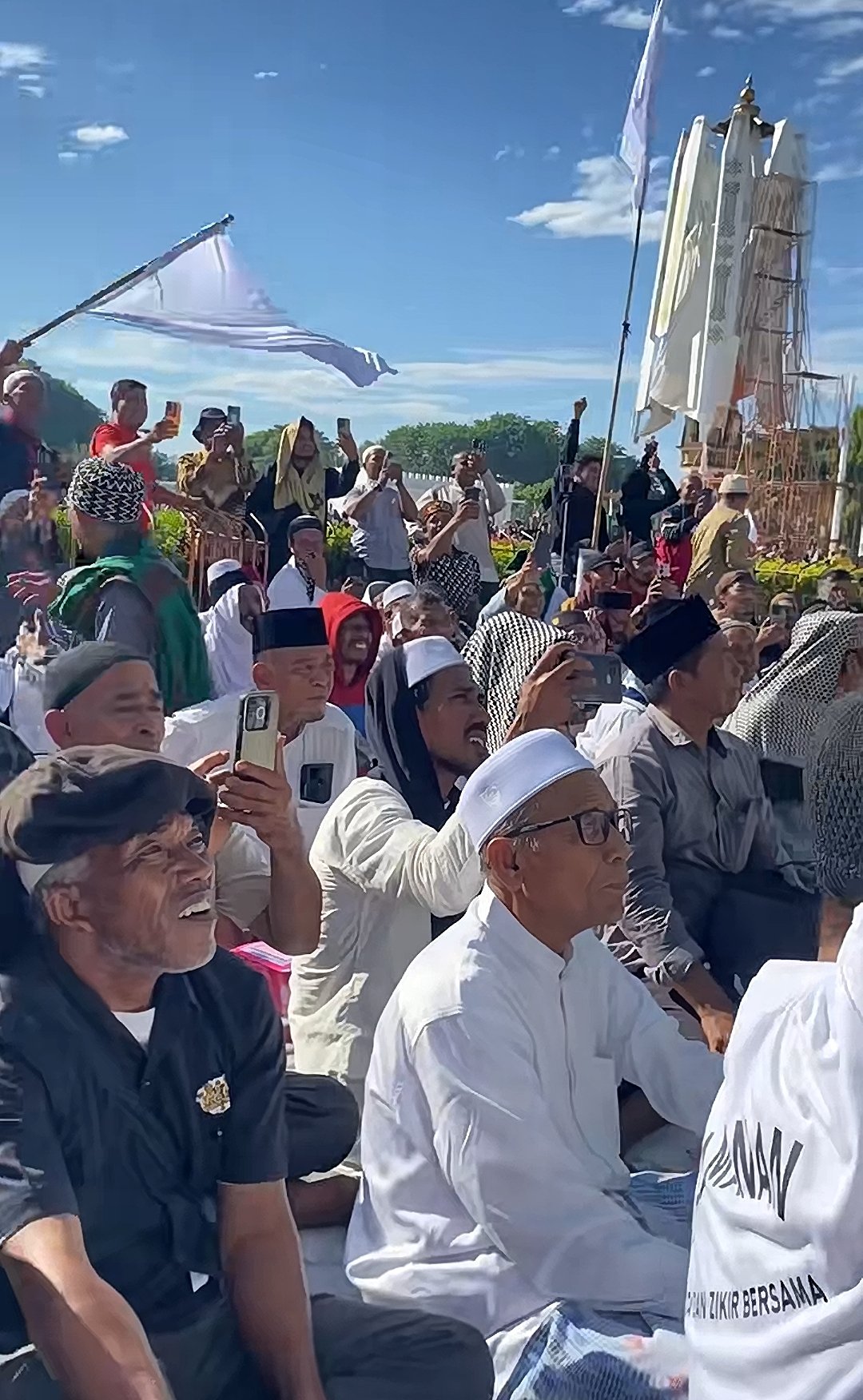 Hari Damai Aceh Berujung Kericuhan: Naiknya Bendera Bulan Bintang serta  Kekecewaan yang Belum Selesai?